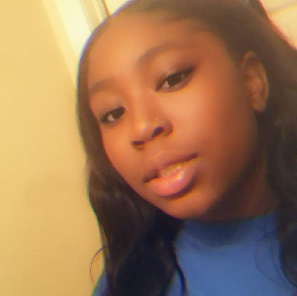 Meet your Posher, Ayoo